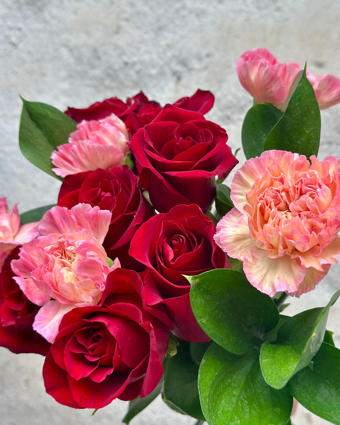 Ramo de Rosas y Claveles