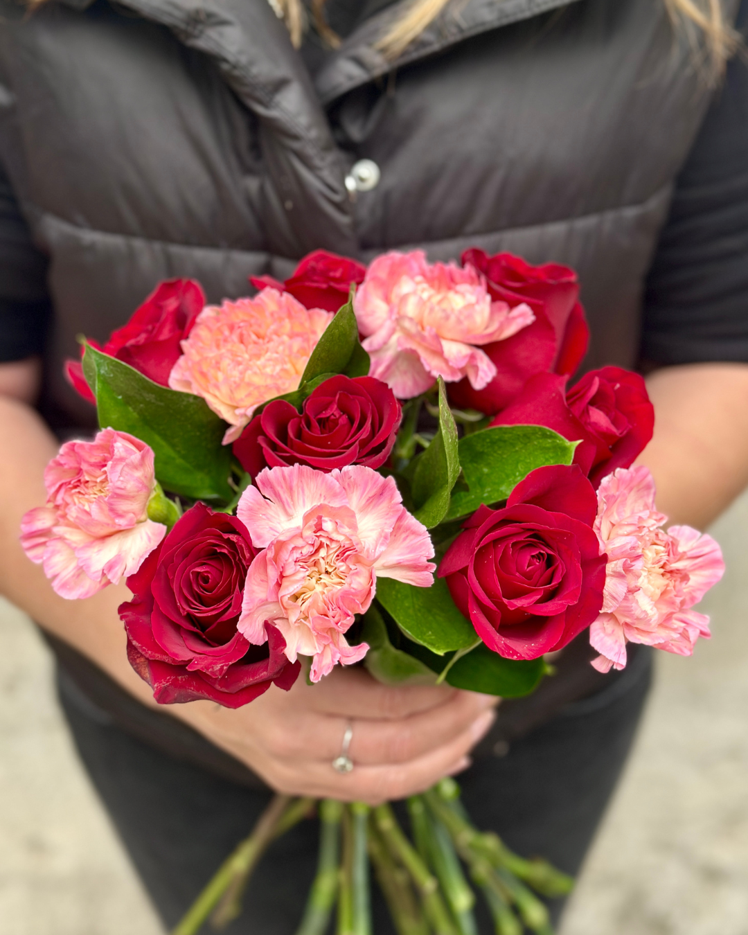 Ramo de Rosas y Claveles